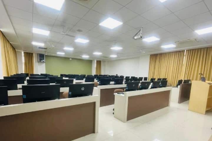 Symbiosis Institute of Business Management campus in Noida, Uttar Pradesh, India — photo 6