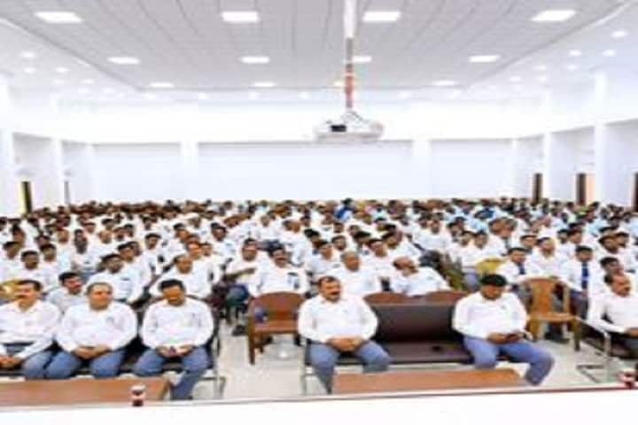 Shree Vishwanath Post Graduate College campus in Sultanpur, Uttar Pradesh, India — photo 3