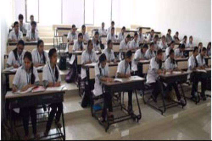 Shrimad Rajchandra College of Physiotherapy campus in Tarsadi, Gujarat, India — photo 3