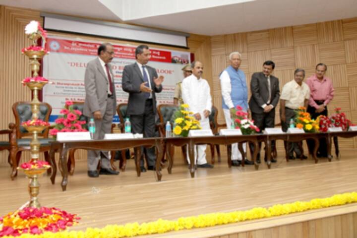 Sri Jayadeva Institute of Cardiovascular Sciences and Research campus in Bangalore, Karnataka, India — photo 3