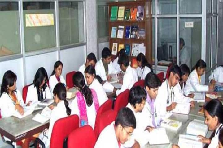 Dr BR Sur Homeopathic Medical College campus in New Delhi, Delhi, India — photo 3