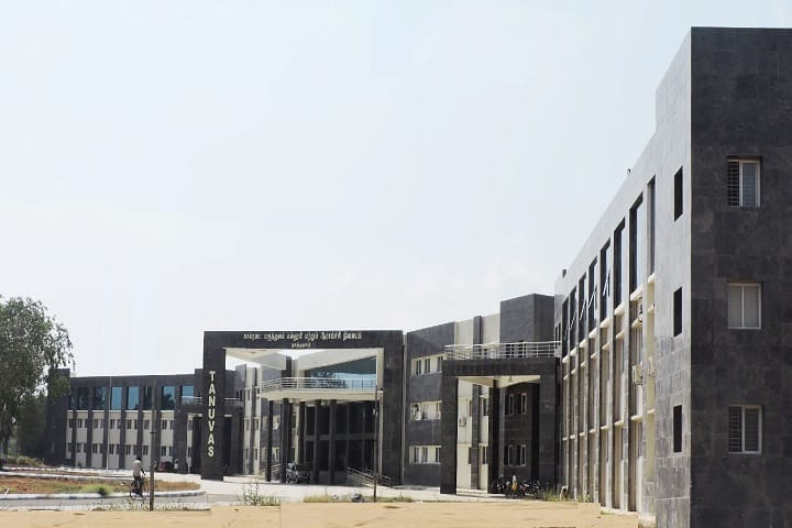 Veterinary College and Research Institute campus in Orathanadu, Tamil Nadu, India — photo 1