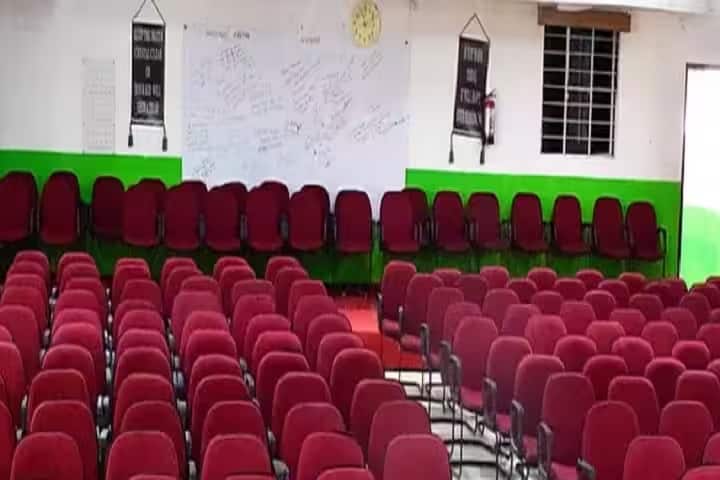 Umshyrpi College campus in Shillong, Meghalaya, India — photo 2