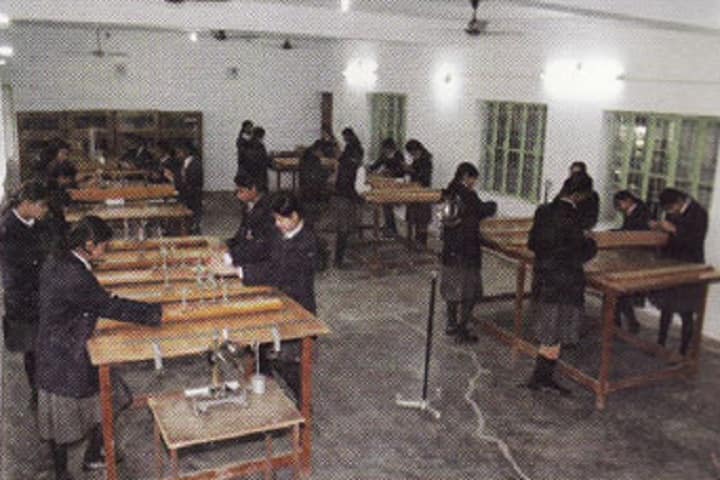 Career Convent Girls College campus in Lucknow, Uttar Pradesh, India — photo 5