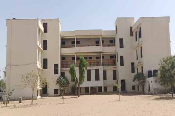 Abhilasha TT College campus in Churu, Rajasthan, India — photo 1