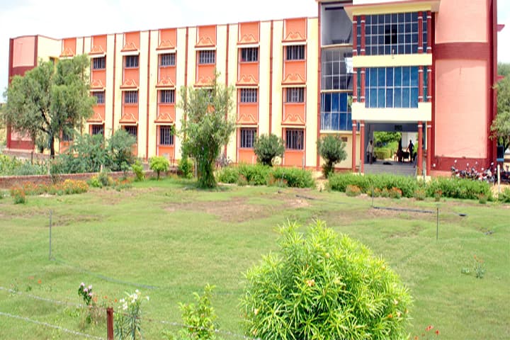 Rajasthan PG College campus in Jhunjhunu, Rajasthan, India — photo 1