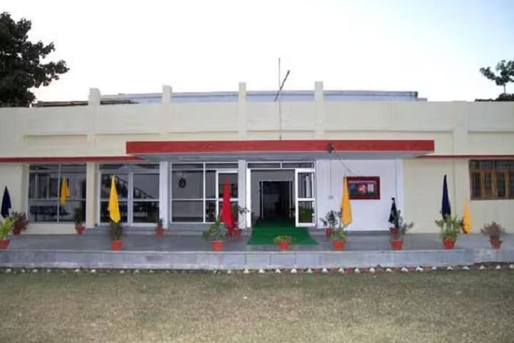 Saroj Lal Ji Mehrotra Bharatiya Vidya Bhavan Girls Degree College campus in Lucknow, Uttar Pradesh, India — photo 1