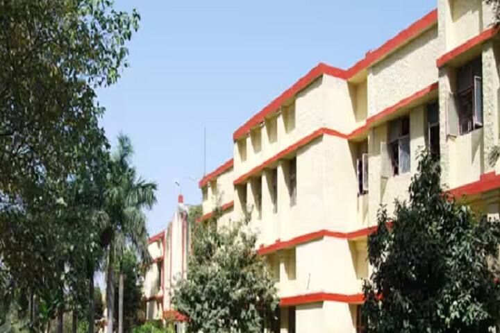 Saroj Lal Ji Mehrotra Bharatiya Vidya Bhavan Girls Degree College campus in Lucknow, Uttar Pradesh, India — photo 2