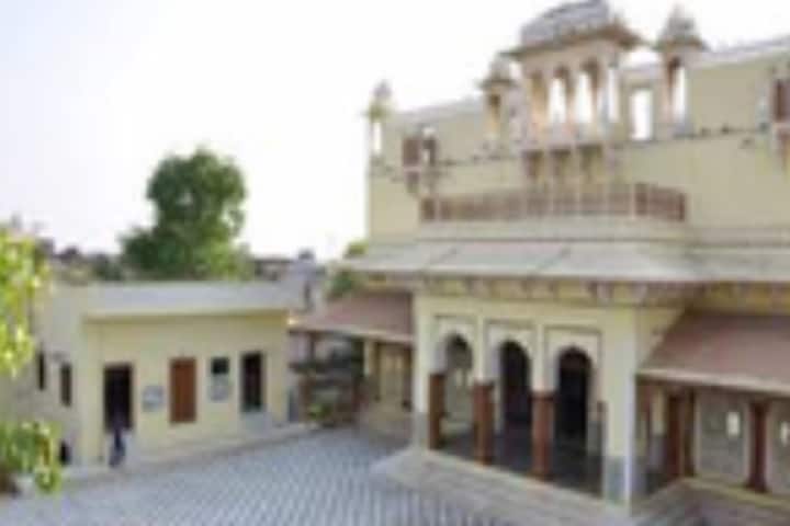 Shri Krishna Satsang Balika Mahavidyalaya campus in Sikar, Rajasthan, India — photo 1
