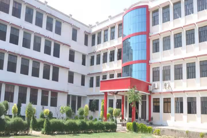 Rawat PG Girls College campus in Jaipur, Rajasthan, India — photo 1
