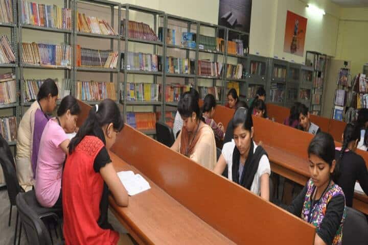 Rawat PG Girls College campus in Jaipur, Rajasthan, India — photo 3