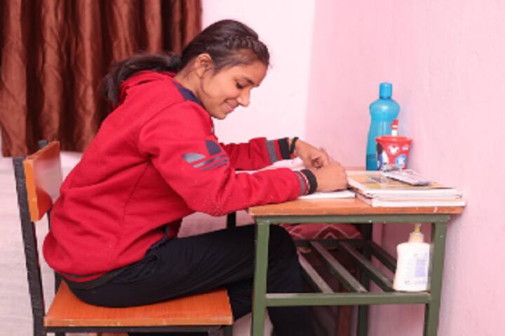 Rawat PG Girls College campus in Jaipur, Rajasthan, India — photo 6