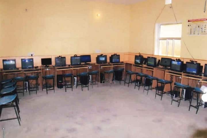 Sharma Modern Mahila Teacher's Traning College campus in Alwar, Rajasthan, India — photo 4