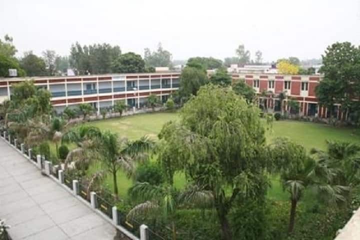Jagdish Chandra DAV College campus in Hoshiarpur, Punjab, India — photo 1