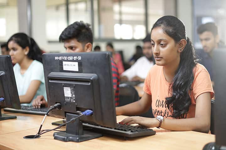 KLE Society's BV Bhoomaraddi College of Engineering and Technology campus in Hubli, Karnataka, India — photo 4