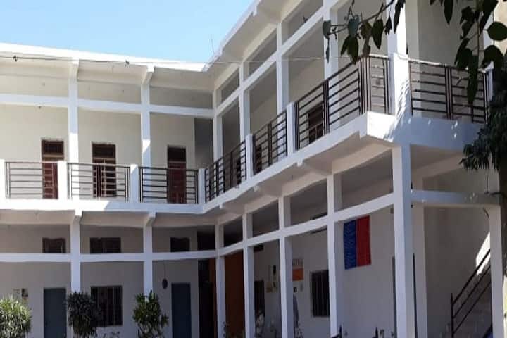 Neel Kanth Shiksha Mahavidyalaya campus in Bhind, Madhya Pradesh, India — photo 1