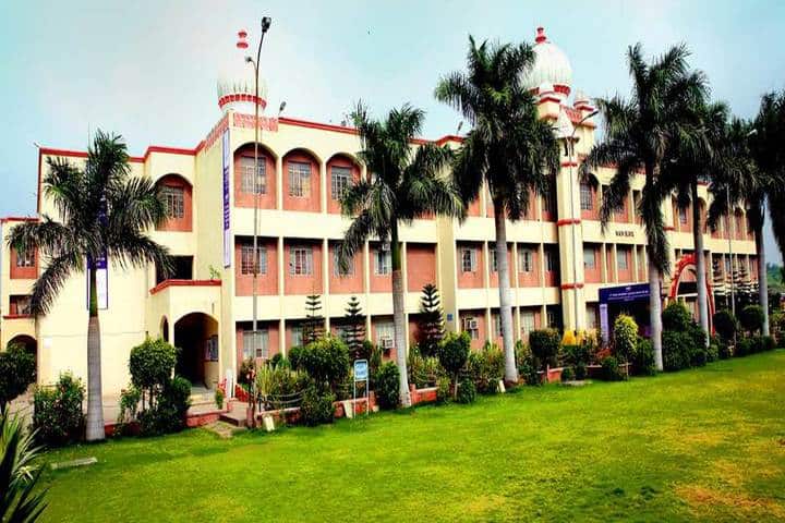Shri Vaishnav Vidyapeeth Vishwavidyalaya campus in Indore, Madhya Pradesh, India — photo 3