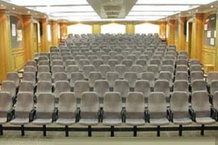 Shri Vaishnav Vidyapeeth Vishwavidyalaya campus in Indore, Madhya Pradesh, India — photo 4