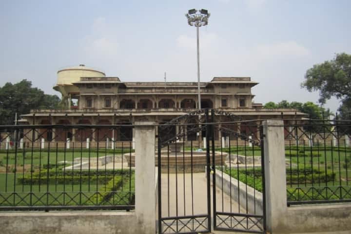 Sampurnanand Sanskrit Vishwavidyalaya campus in Varanasi, Uttar Pradesh, India — photo 3