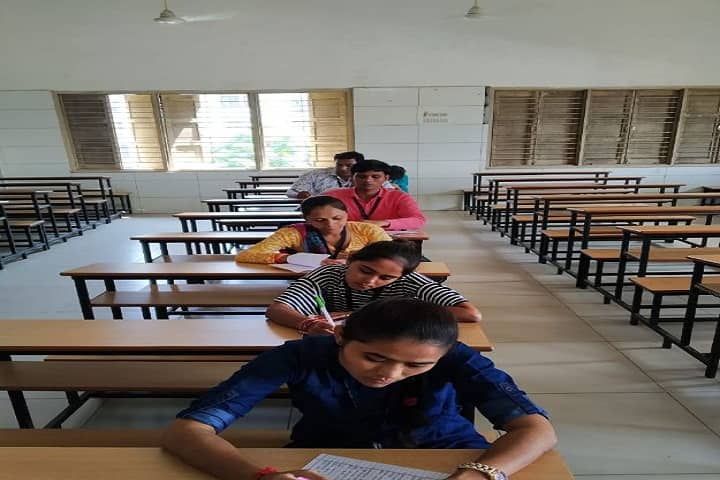 Shri DN Institute of PG Studies in Commerce campus in Anand, Gujarat, India — photo 5