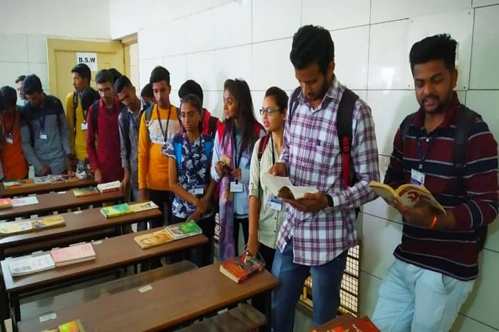 Shri DN Institute of PG Studies in Commerce campus in Anand, Gujarat, India — photo 6