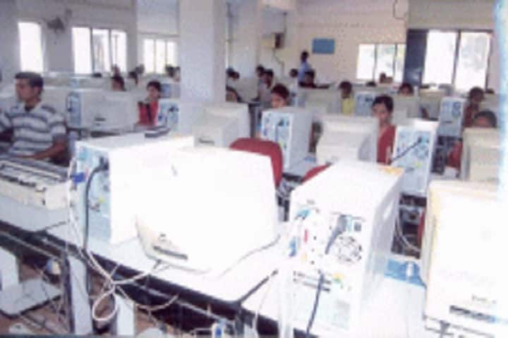 Indira Priyadarshani College campus in Bhopal, Madhya Pradesh, India — photo 2