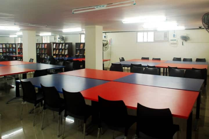 MOP Vaishnav College for Women campus in Chennai, Tamil Nadu, India — photo 2