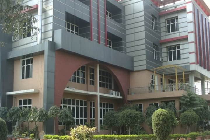IIMT Engineering College campus in Meerut, Uttar Pradesh, India — photo 2