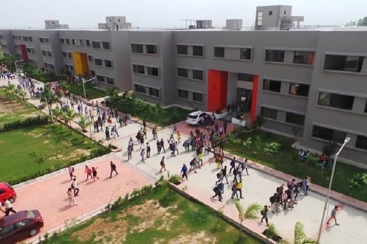 Vadodara Institute of Engineering campus in Vadodara, Gujarat, India — photo 1