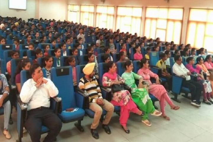 Government Bikram College of Commerce campus in Patiala, Punjab, India — photo 6
