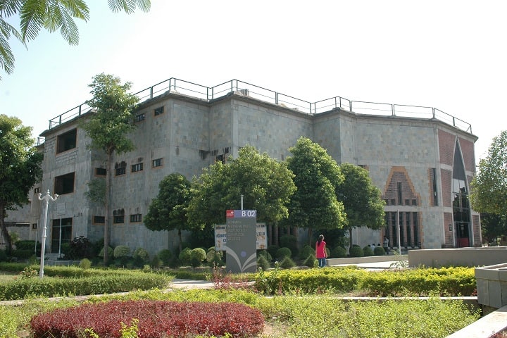 Acharya Motibhai Patel Institute of Computer Studies, Mehsana campus in Mehsana, Gujarat, India