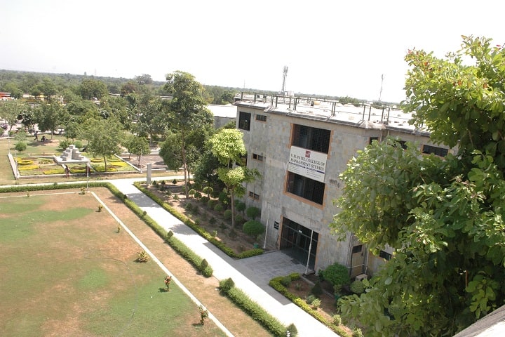 Acharya Motibhai Patel Institute of Computer Studies campus in Mehsana, Gujarat, India — photo 2