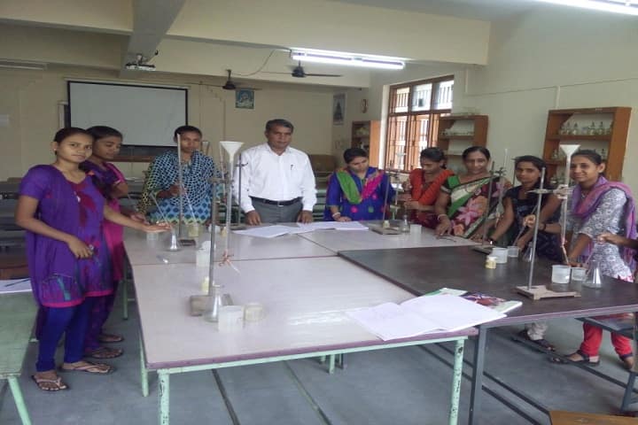 Shri JM Patel Arts and Smt MN Patel Commerce Mahila College campus in Mehsana, Gujarat, India — photo 2