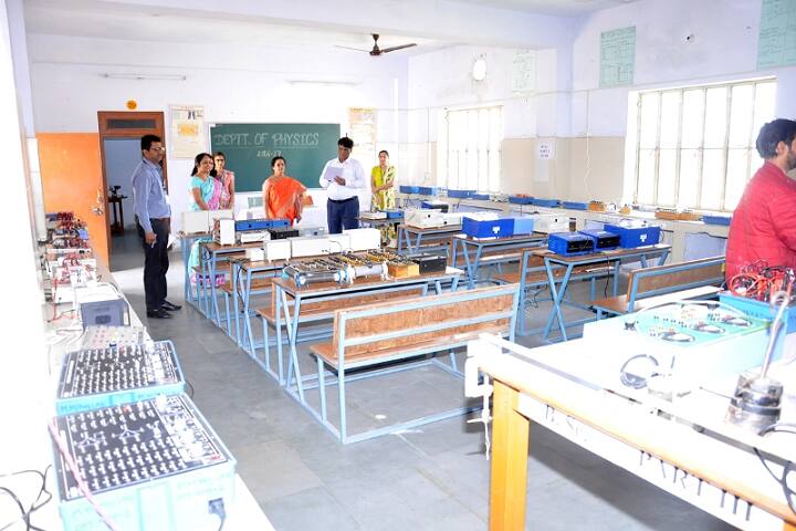 Shri Bhawani Niketan Mahila PG Mahavidyalaya campus in Jaipur, Rajasthan, India — photo 3