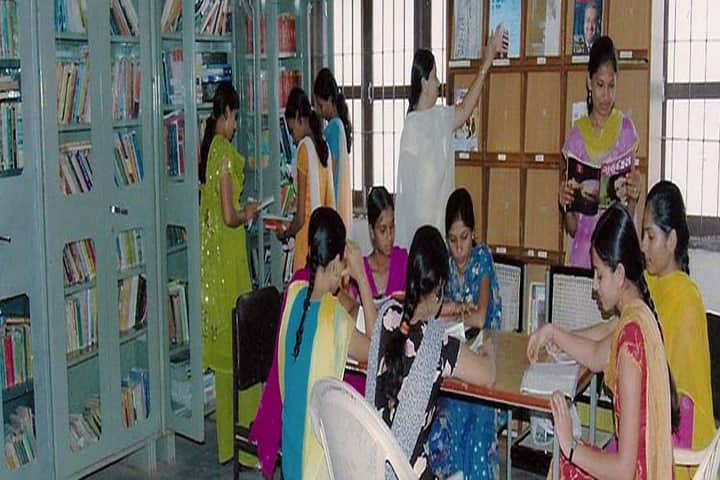 Shree Rang Navchetan Mahila Arts College campus in Bharuch, Gujarat, India — photo 4