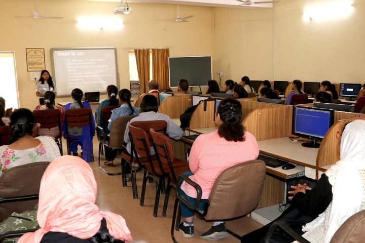 RR Bawa DAV College for Girls campus in Gurdaspur, Punjab, India — photo 6