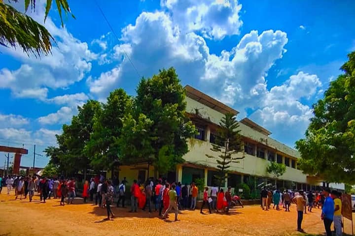 Sri Gadadhar Acharya Janta College campus in Patna, Bihar, India — photo 1