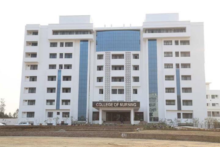 Teerthanker Mahaveer College of Nursing campus in Moradabad, Uttar Pradesh, India — photo 1