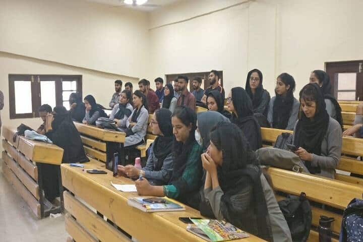 Abdul Ahad Azad Memorial College campus in Srinagar, Jammu and Kashmir, India — photo 2