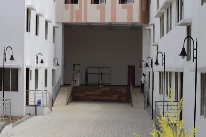 Dr Nitte Shankara Adyanthaya Memorial First Grade College campus in Bangalore, Karnataka, India — photo 6