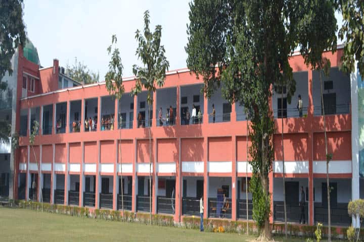 Swami Shukdevanand Postgraduate College, Shahjahanpur campus in Shahjahanpur, Uttar Pradesh, India