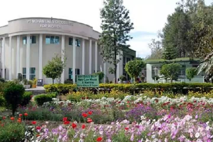 Pt Mohan Lal SD College for Women campus in Gurdaspur, Punjab, India — photo 1