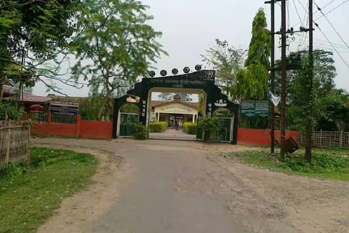Chandra Kamal Bezbarua Commerce College campus in Jorhat, Assam, India — photo 2