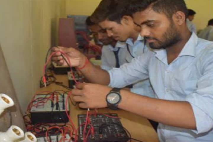 Gola Polytechnic College campus in Ramgarh, Jharkhand, India — photo 4