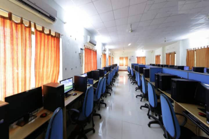Wellfare Institute of Science Technology and Management campus in Visakhapatnam, Andhra Pradesh, India — photo 3