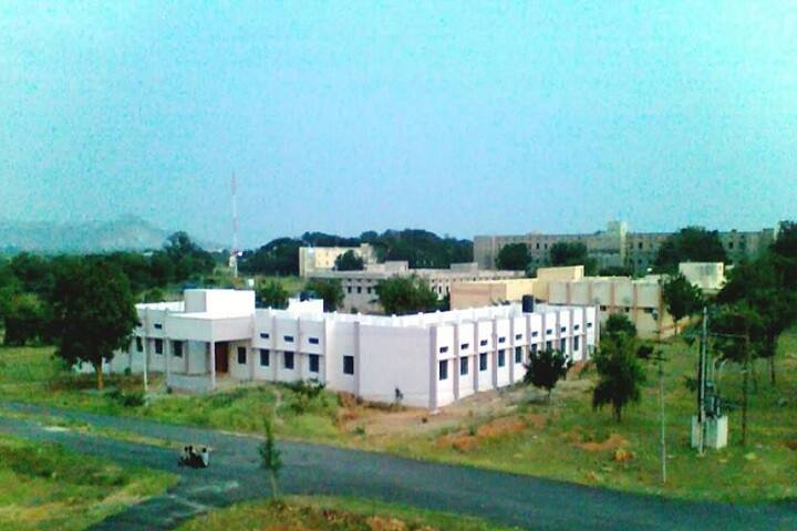 SKU College of Pharmaceutical Sciences campus in Anantapur, Andhra Pradesh, India — photo 1