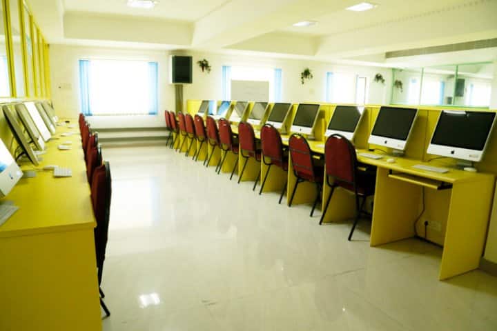 Bharath Institute of Law campus in Chennai, Tamil Nadu, India — photo 3
