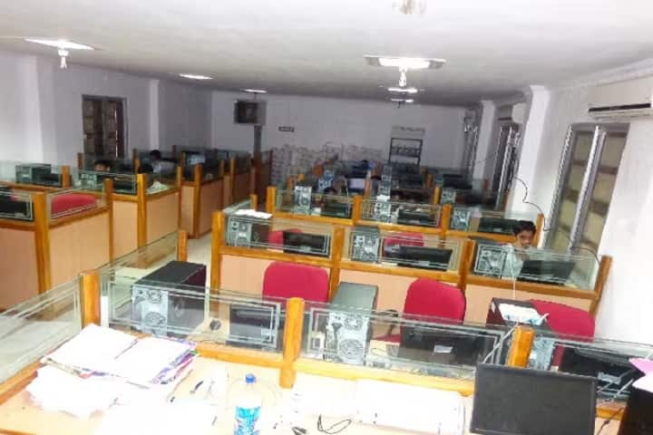 Sri Gurajada Appa Rao Government Degree College campus in Yellamanchili, Andhra Pradesh, India — photo 6