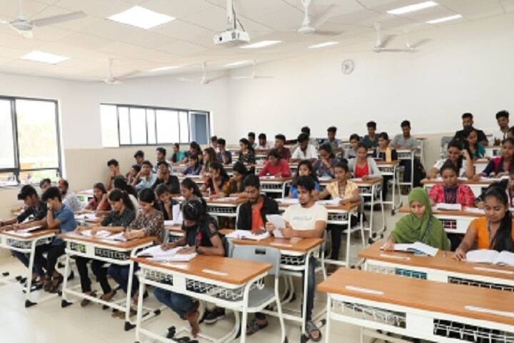 Srinivassa Sinai Dempo College of Commerce and Economics campus in Panjim, Goa, India — photo 6