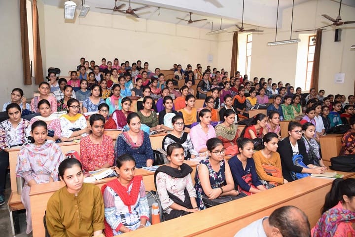 Saroop Rani Government College for Women campus in Amritsar, Punjab, India — photo 3